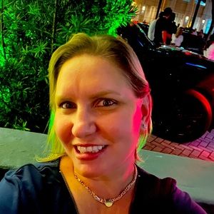 Meet your Posher, Dana